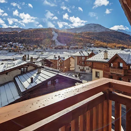 Alpstuga Wooden House Livigno