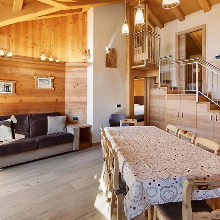 Alpstuga Wooden House Livigno