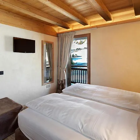 Alpstuga Wooden House Livigno